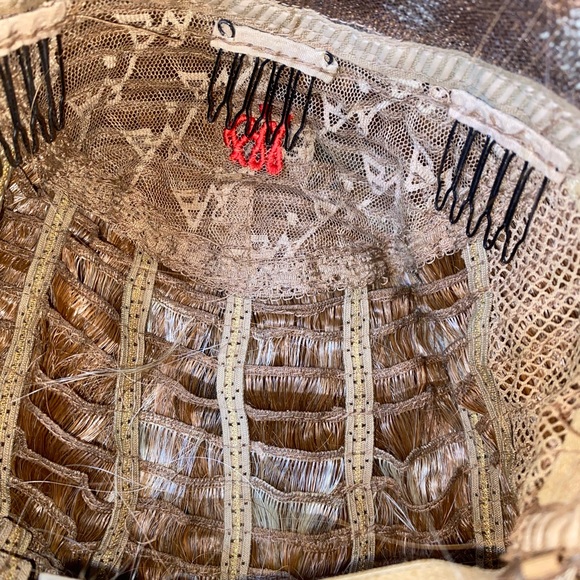 Used Lace Honey Blonde Wavy Wig - Picture 14 of 16